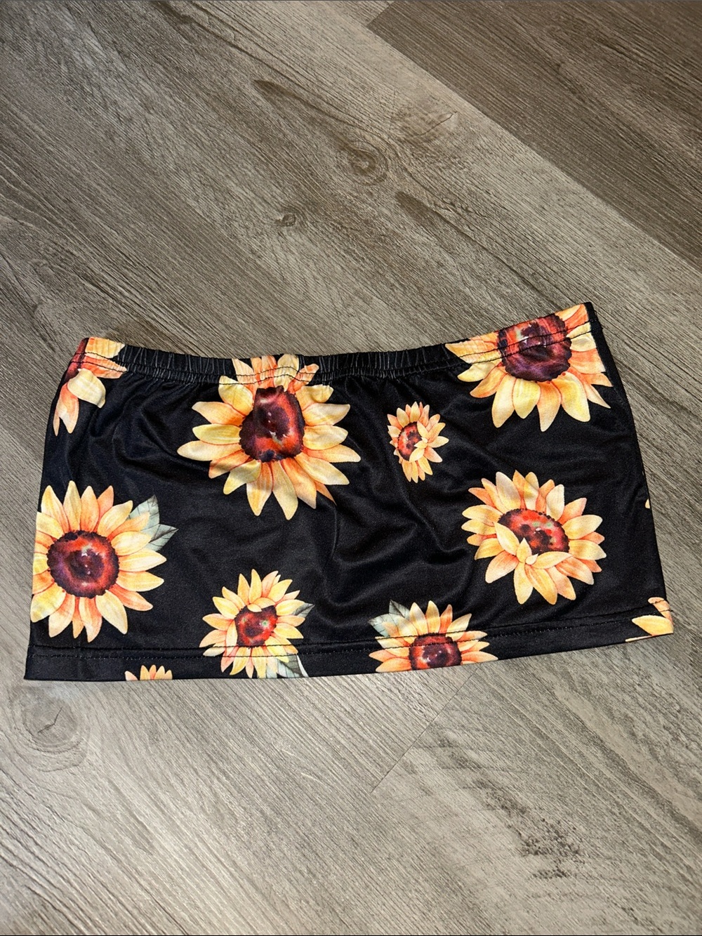 Black Sunflower Print tube top